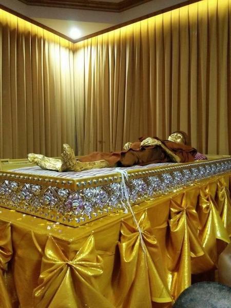 RobeChangingCeremonyKhruBawong2018Photoครูบาชัย$วงศาพัฒนาวัดพระพุทธบาทห้วยต้ม